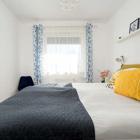 Wyjatkowy Z Parkingiem By Renters Appartement Wrocław