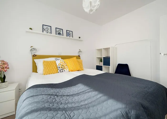 Wyjatkowy Z Parkingiem By Renters Vratislav